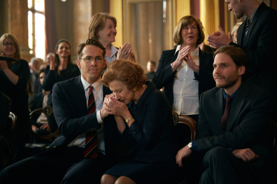 woman-in-gold-ryan-reynolds-helen-mirren-daniel-bruhl