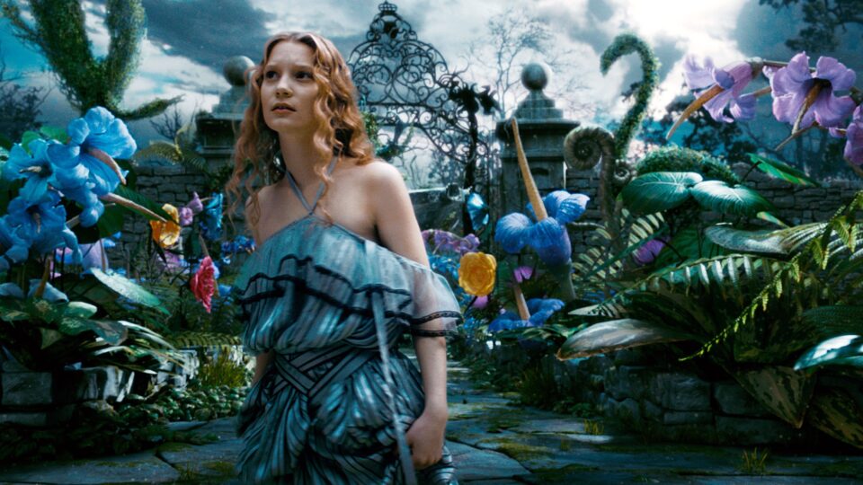 ALICE IN WONDERLAND, Mia Wasikowska as Alice, 2010. ©Walt Disney Pictures/courtesy Everett Collectio